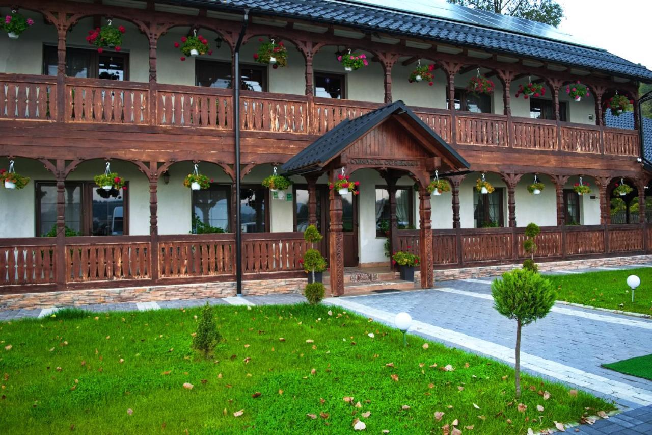 Conacul Cosaului Hotel Feresti Exterior photo